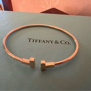 Tiffany Narrow T Wire Rose Gold Bracelet